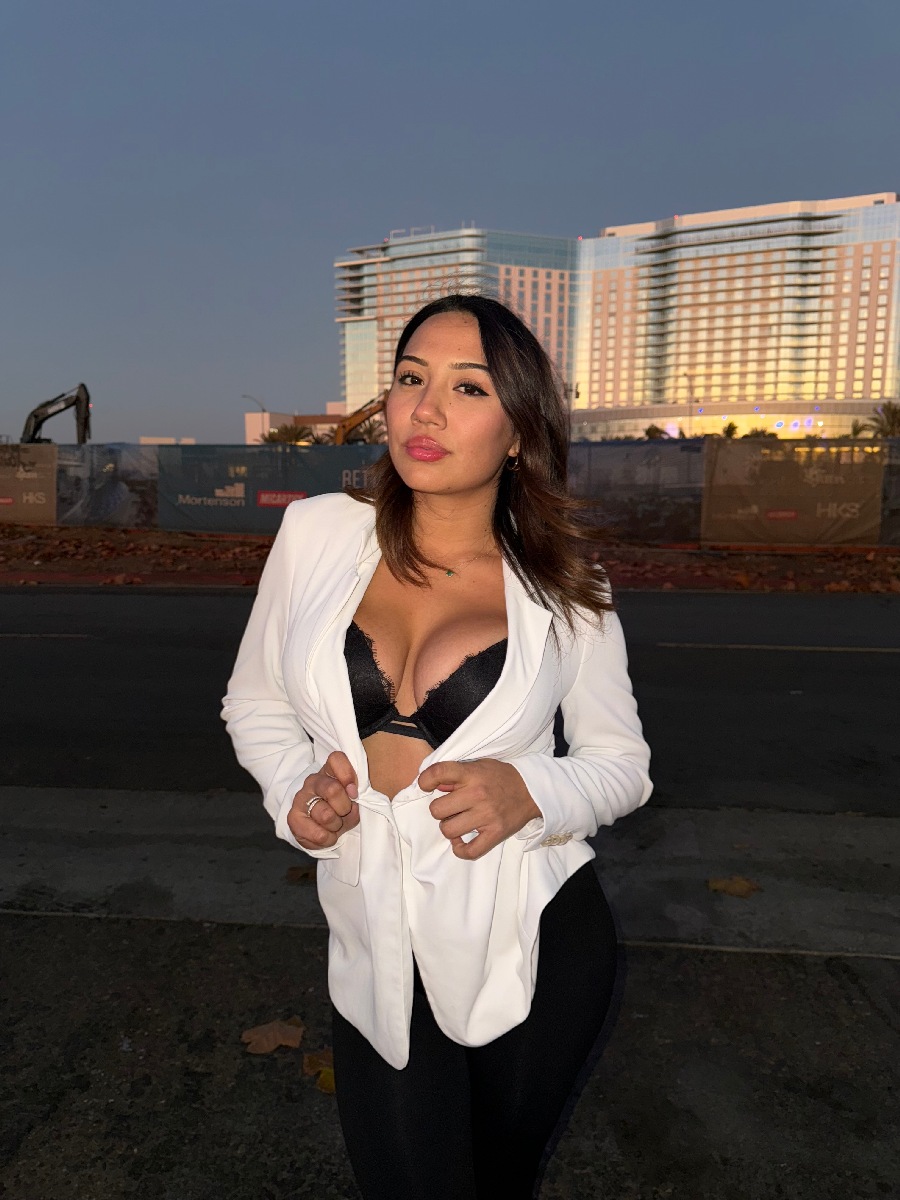 Take a pause and enjoy Ali Cruz — streaming from Aligarh