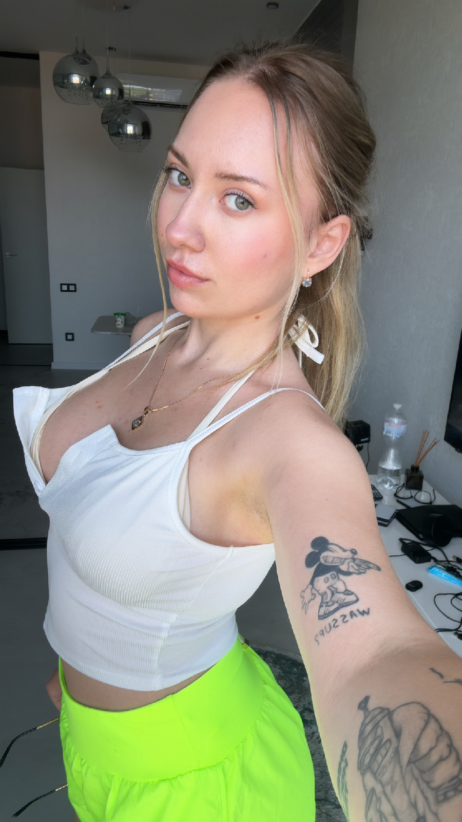 KateV in her underwear in Aligarh