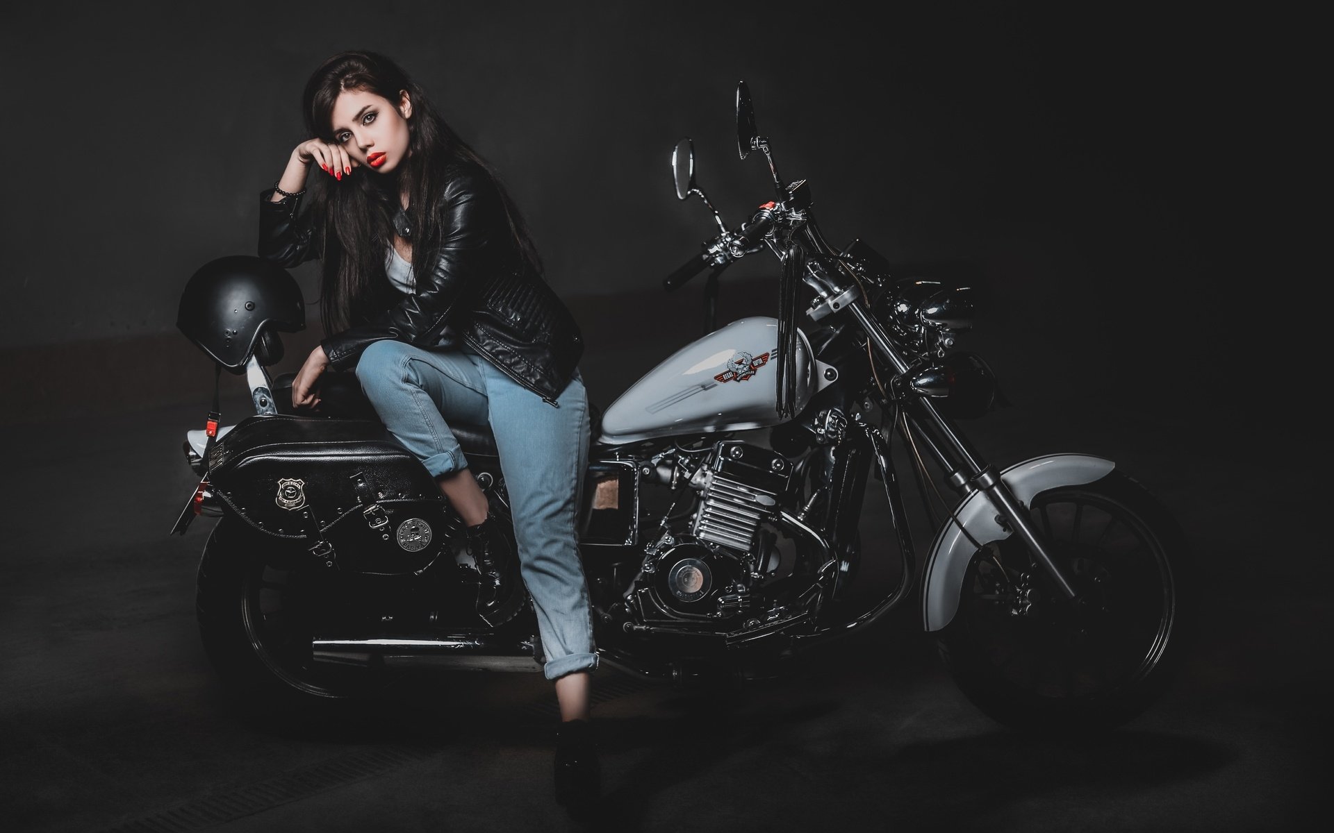 Biker girls: style and drive in Aligarh