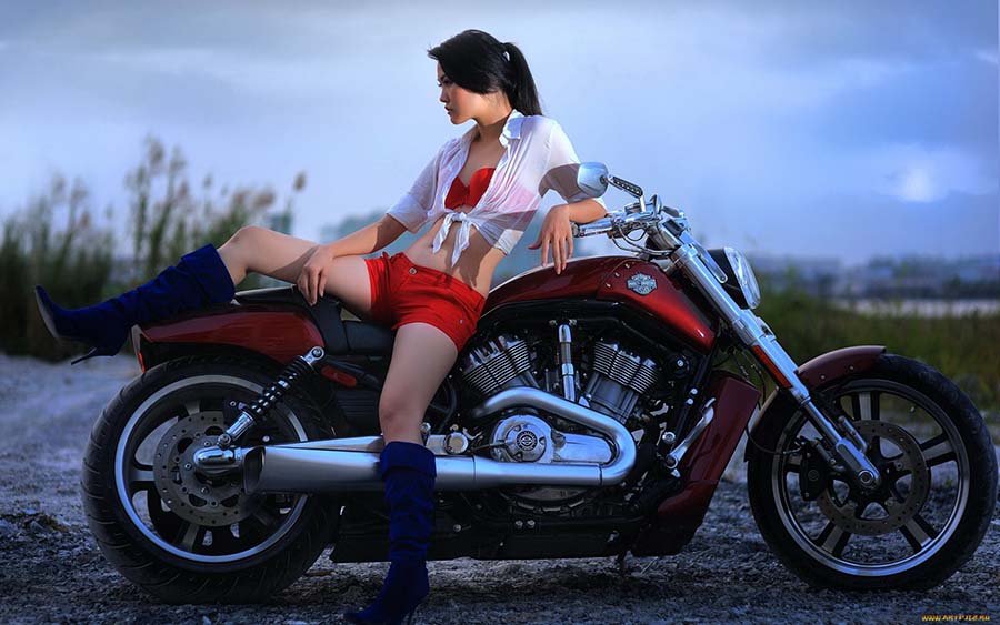 Beautiful girls and motorcycles in Aligarh