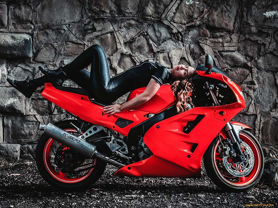 Beautiful girl Beautiful girls and motorcycles in Aligarh