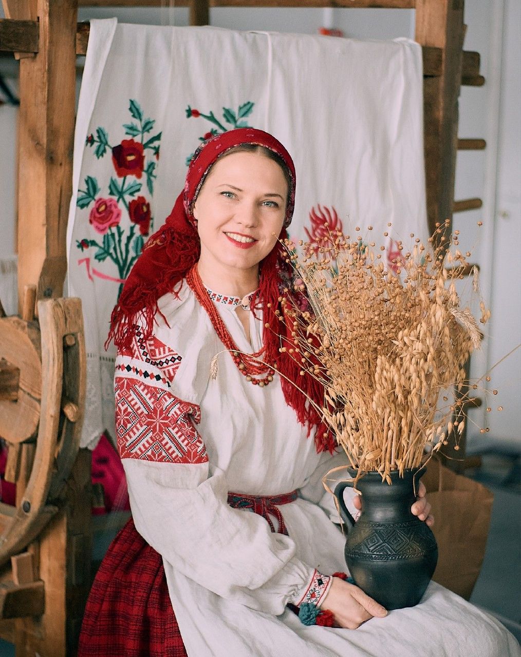 Women in Slavic costumes in Aligarh