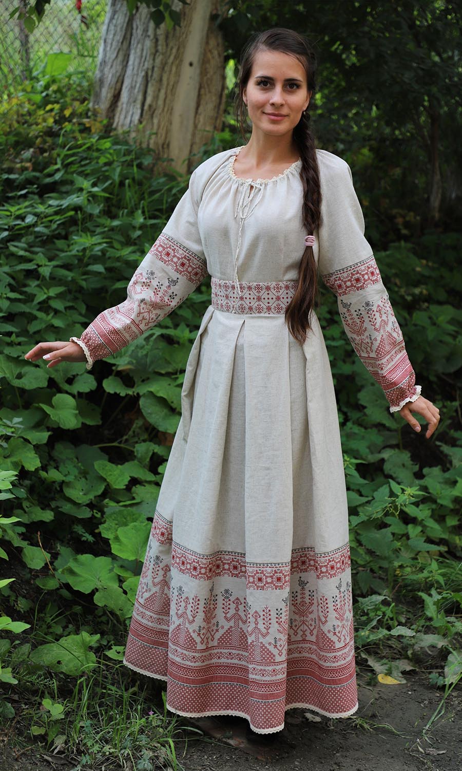 Girls in Slavic costumes in Aligarh
