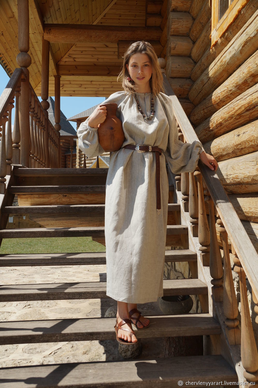 Girls in Slavic costumes in Aligarh