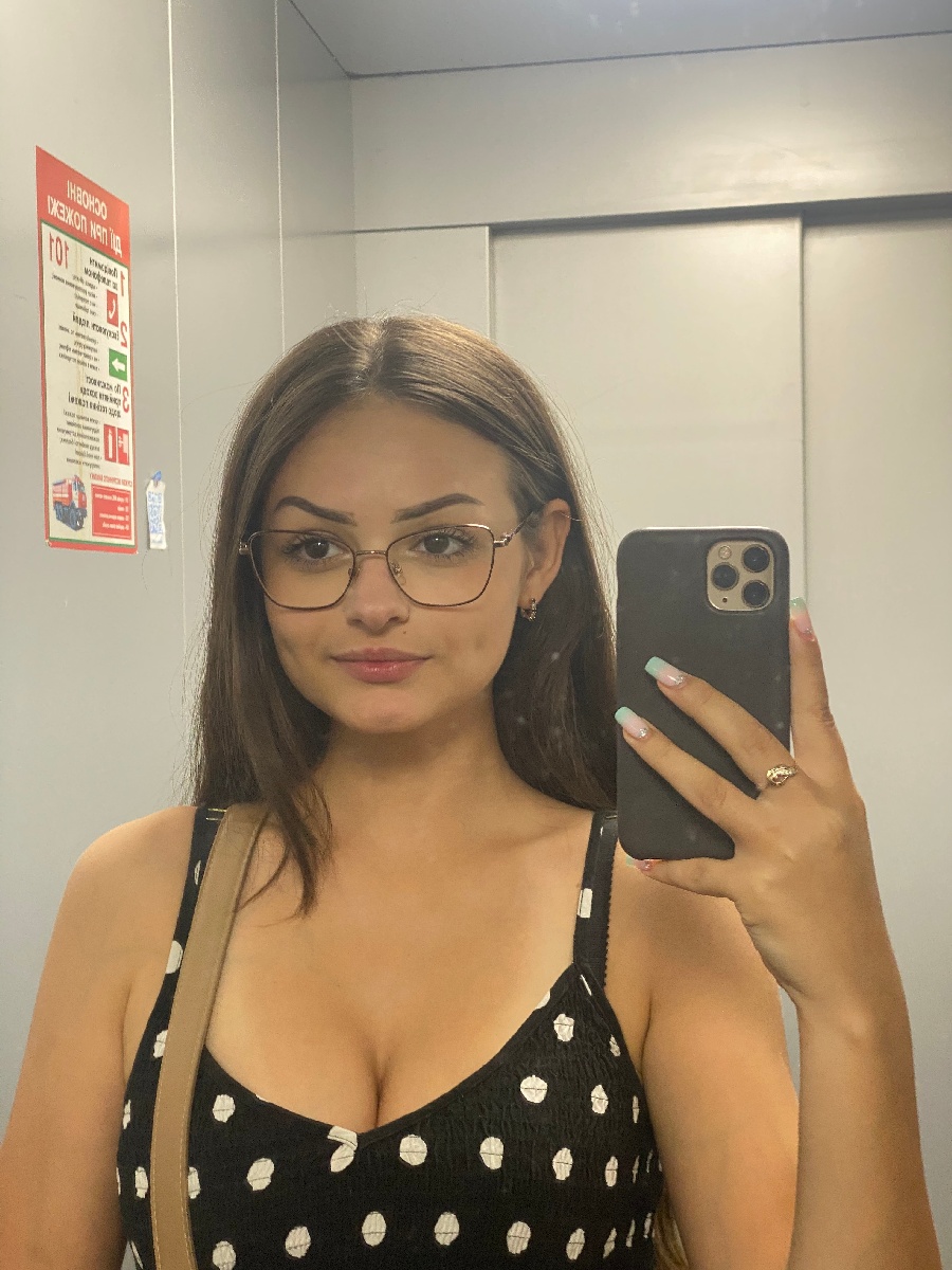 Sexy model Stacy in Aligarh